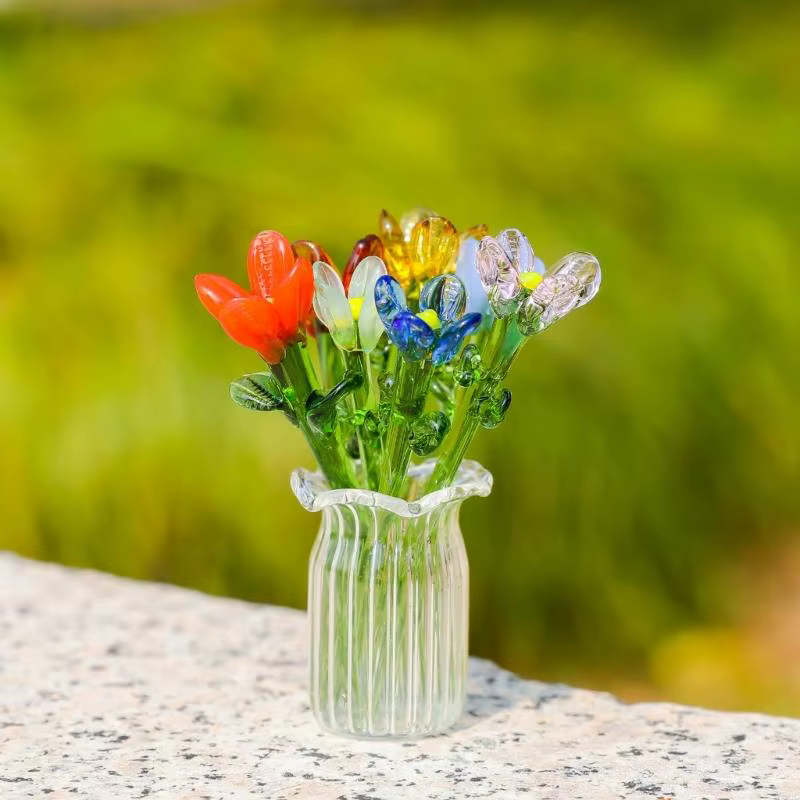 Bouquet fleurs en verre délicat avec Vase