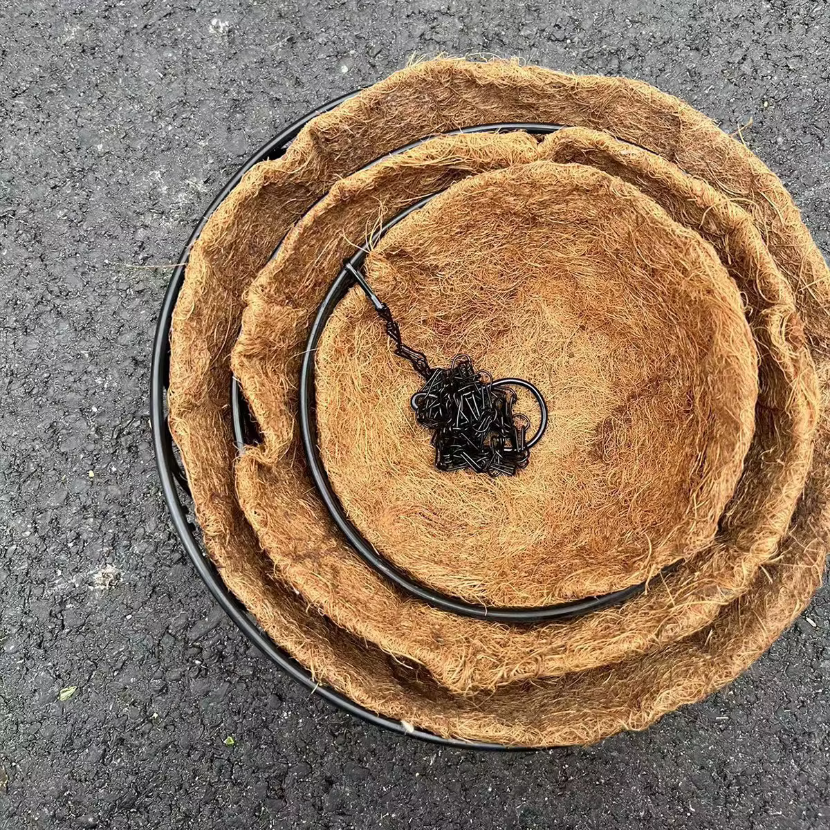 Pot de fleurs rond en fer marron noix de coco