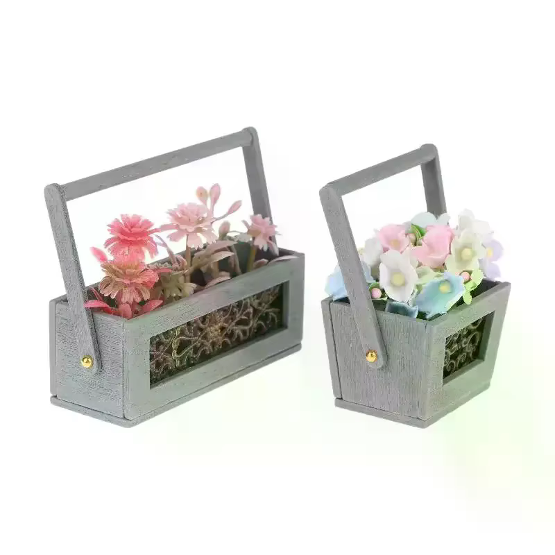 Panier de fleurs miniature exquis avec fleurs artificielles