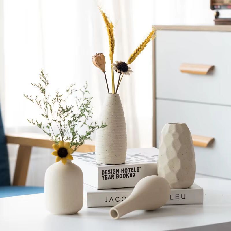 Vase à fleurs en céramique rétro
