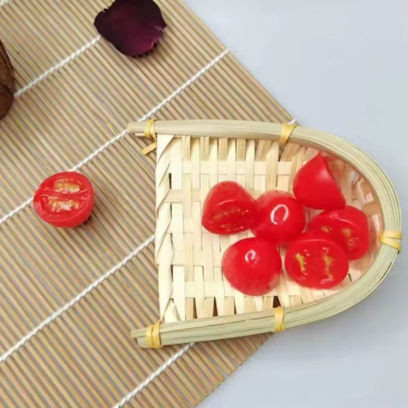 Tomates cerises artificielles en PVC