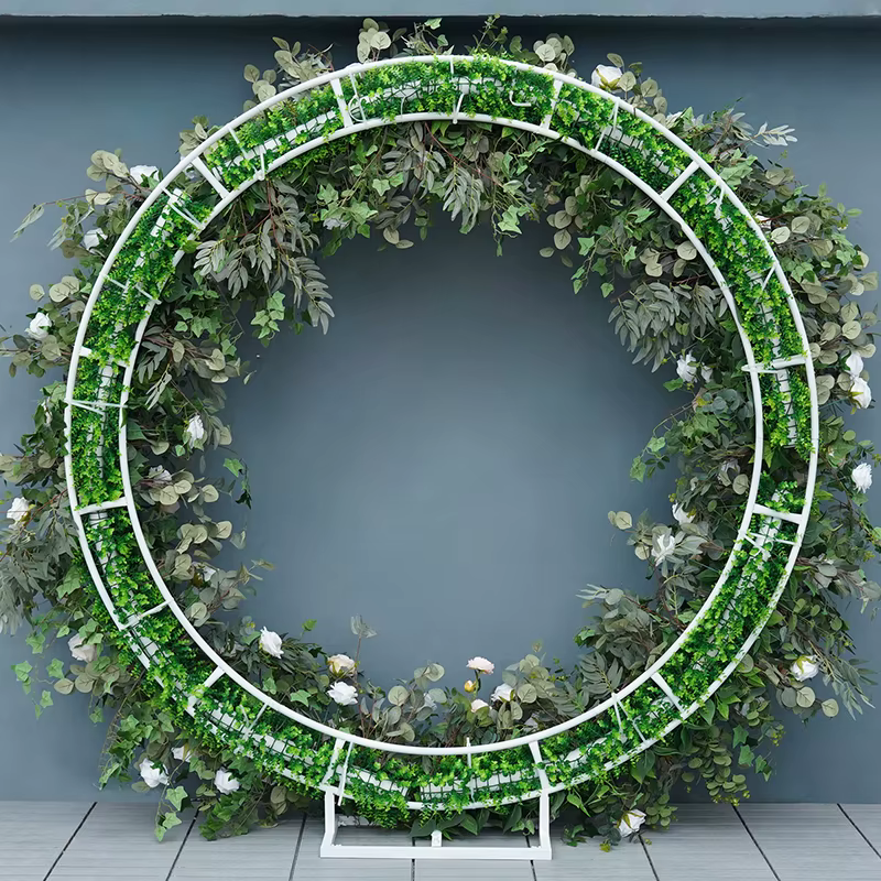 H7736 rouge blanc Rose verdure feuille d'eucalyptus fleur rangée Arrangement cadre rond mariage toile de fond décor support Floral événement accessoire