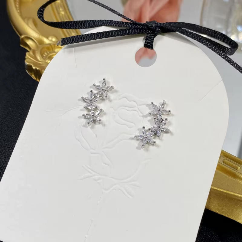 Boucles d'oreilles à fleurs délicates pour femmes, clous d'oreilles, accessoires de fête élégants, usage quotidien, bijoux polyvalents à la mode, livraison directe
