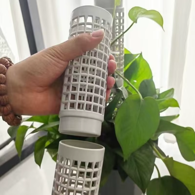 Colonnes verticales modulaires blanches pour plantes