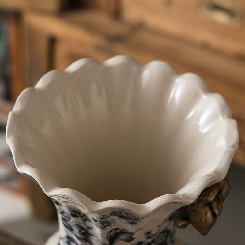 Vase en porcelaine rétro bleu et blanc