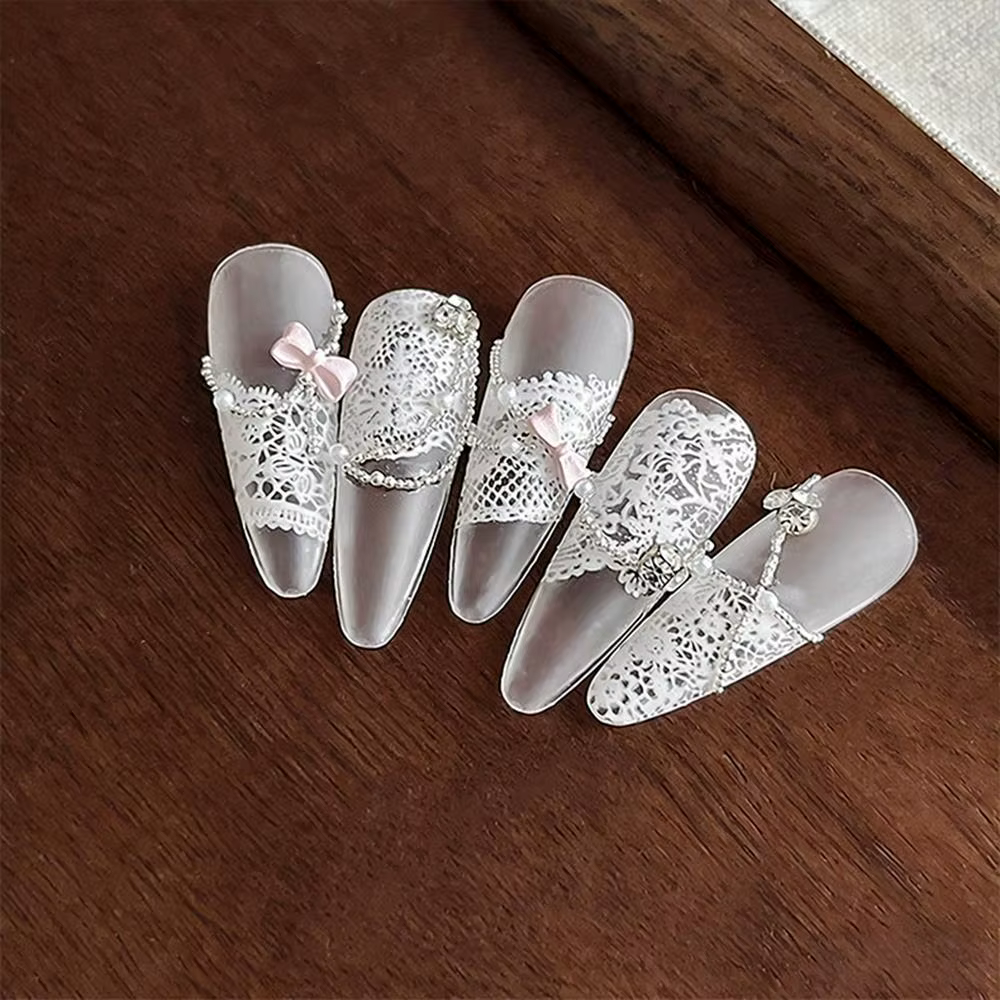 1 pièce Plaque de stamping pour nail art en dentelle française, motifs fleurs et papillons, pochoir vintage mandala floral pour ongles, outils de manucure DIY pour mariage