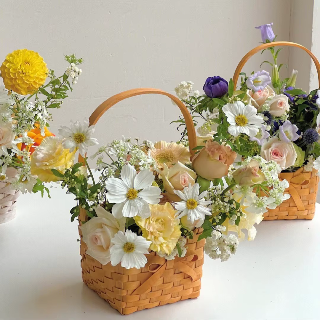 Panier de fleurs fait à la main
