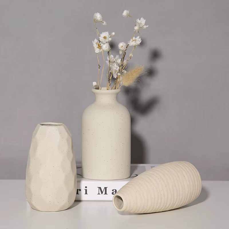 Vase à fleurs en céramique rétro