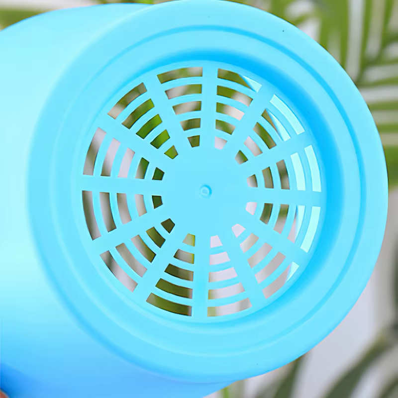 Pots de fleurs en plastique