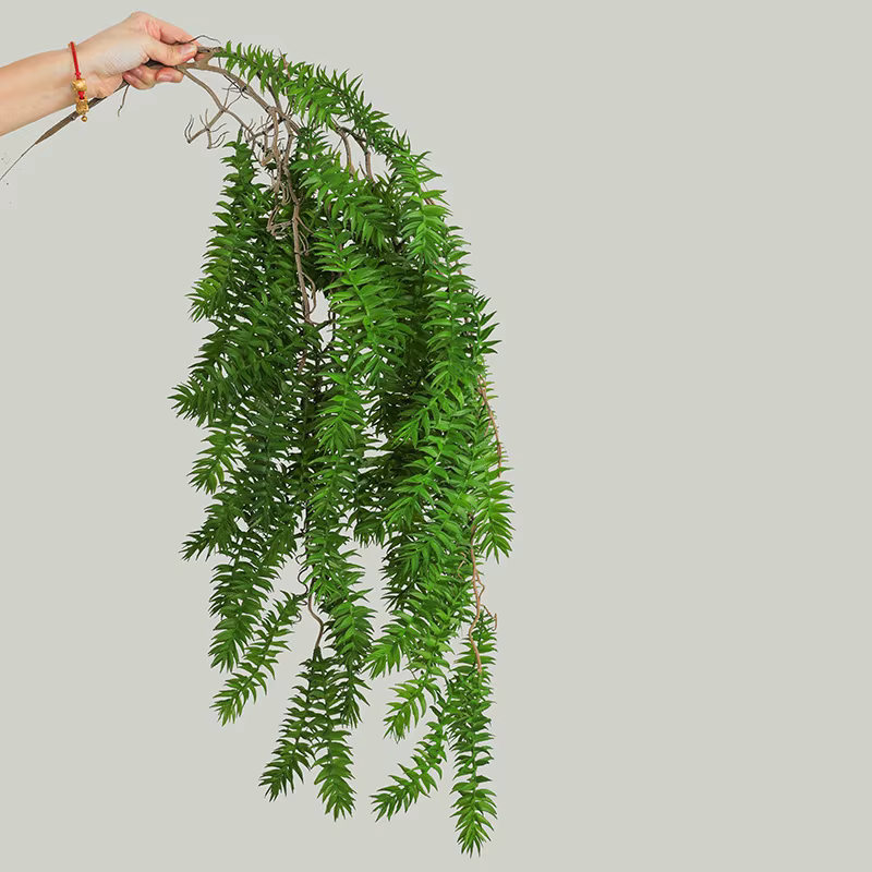 Plante verte suspendue artificielle en rotin