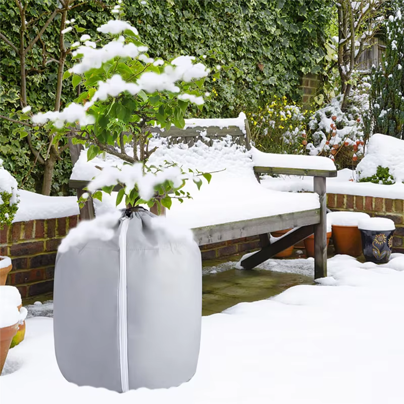 Protège-plantes Hiver : Housse Chaude pour Tronc d'Arbre
