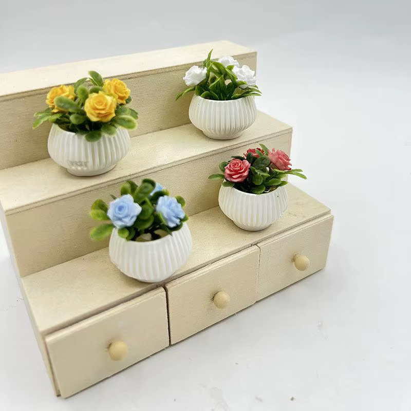 Mini plantes en pot de roses à l'échelle 1/12